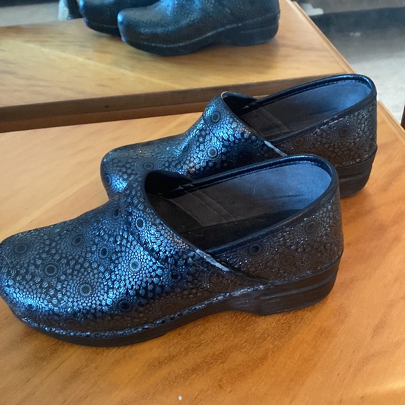 Dansko XP Clogs Medallion Print Size 39 - Picture 4 of 9